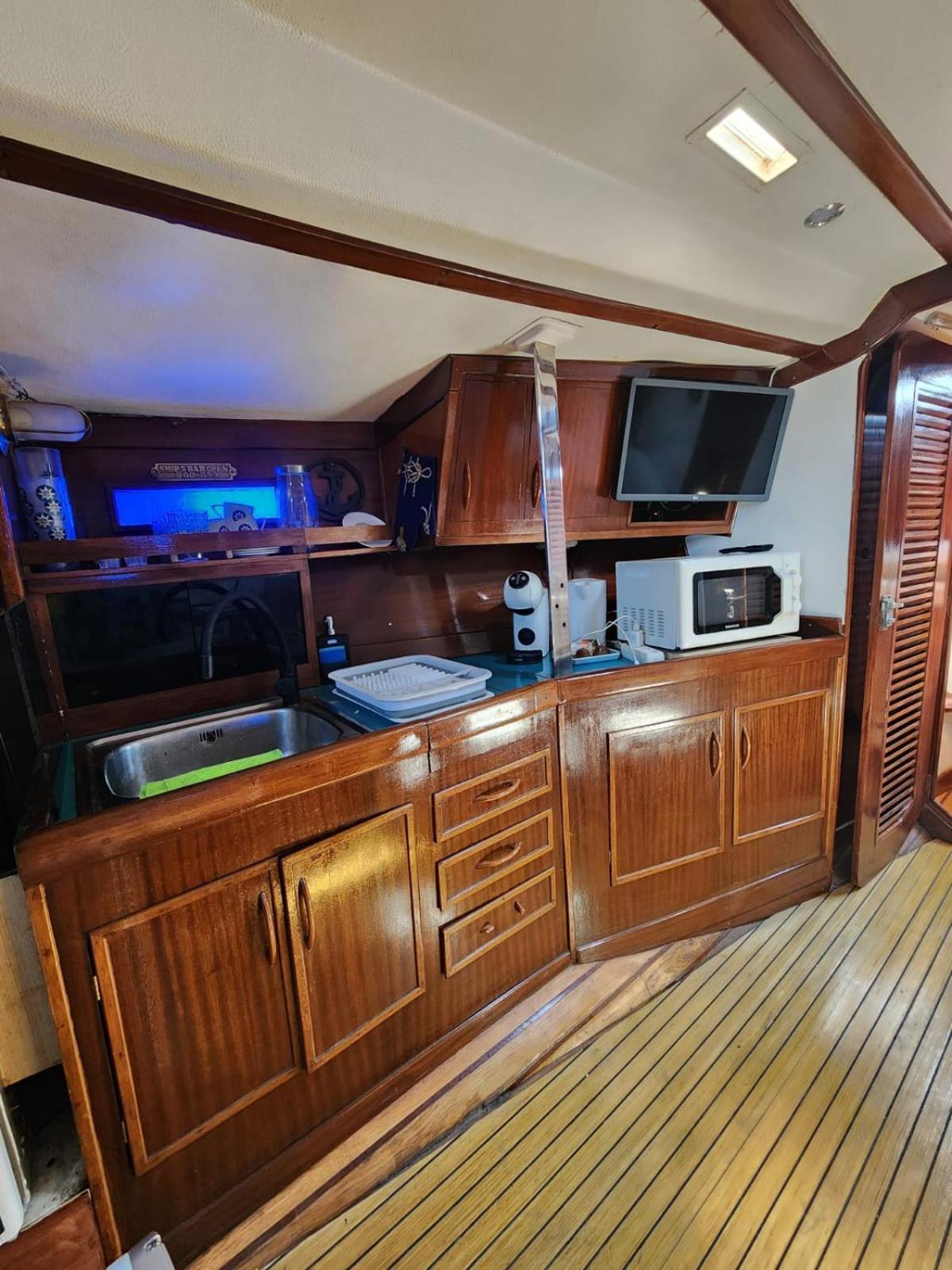 Sailboat Home Barcelona Exterior photo